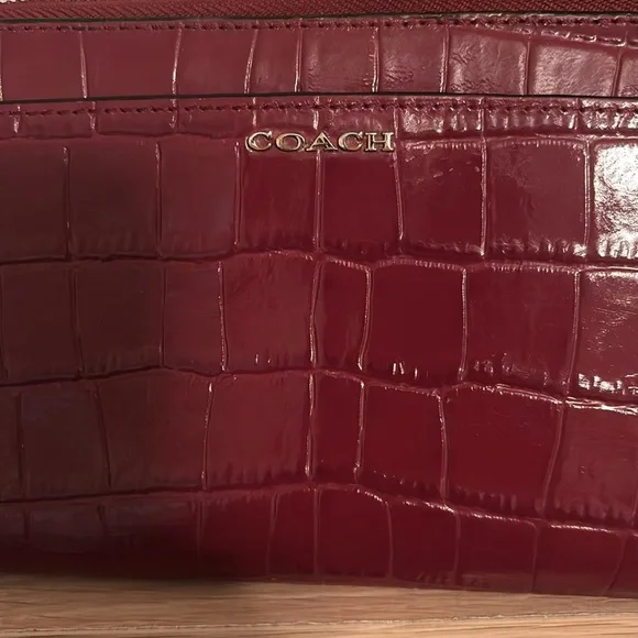 Coach burgundy crocodile-embossed wallet - Picture 3 of 14